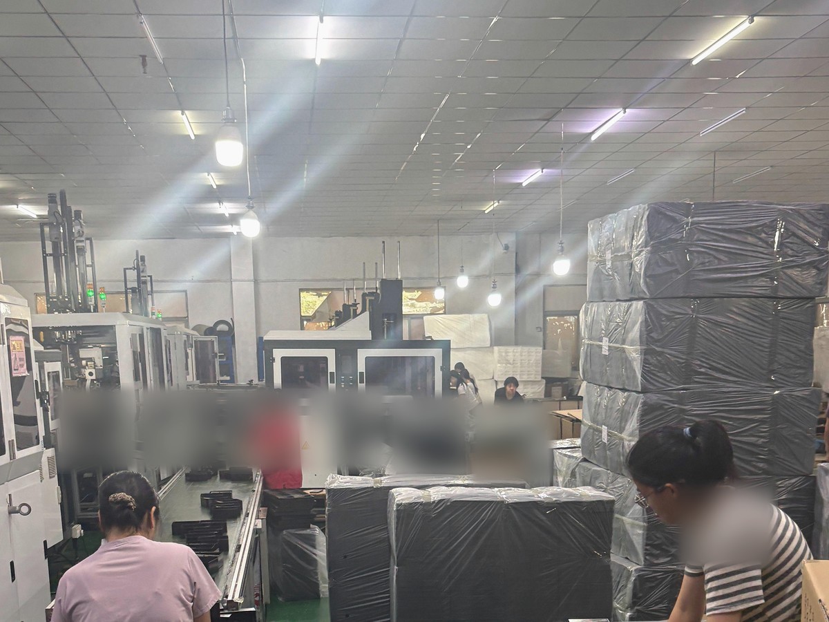 博雅彩印中山小榄:手工盒成型区